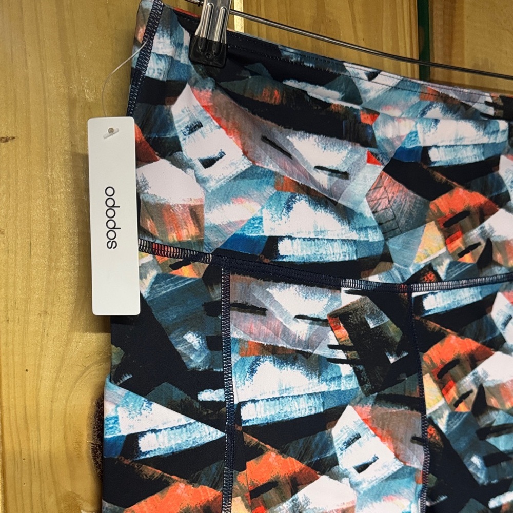 Vibrant Geometric Print Capris - Picture 2 of 7